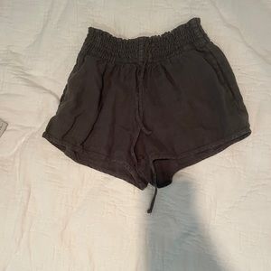 stretchy highwaisted black shorts